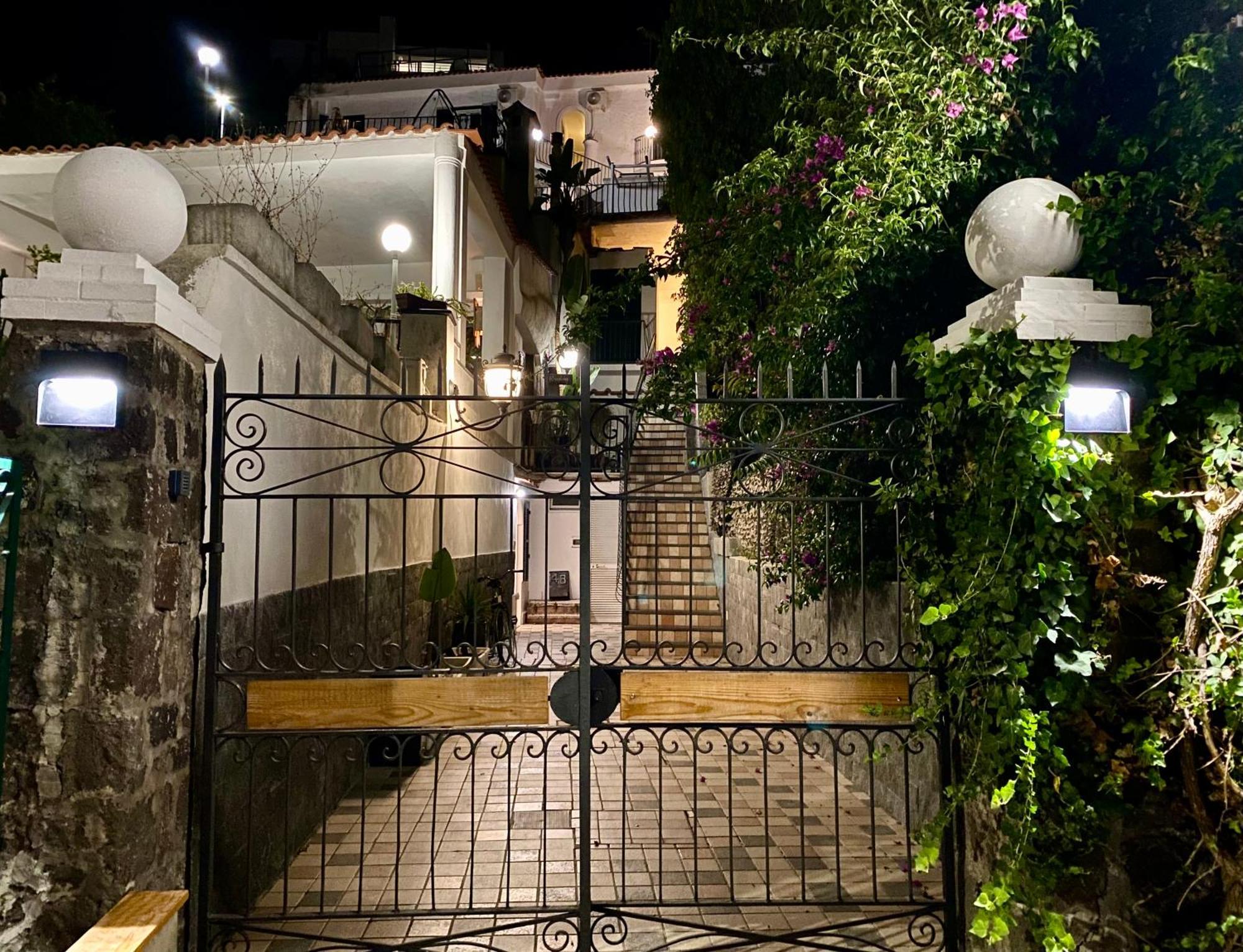 Black Market Hotel Ischia Buitenkant foto